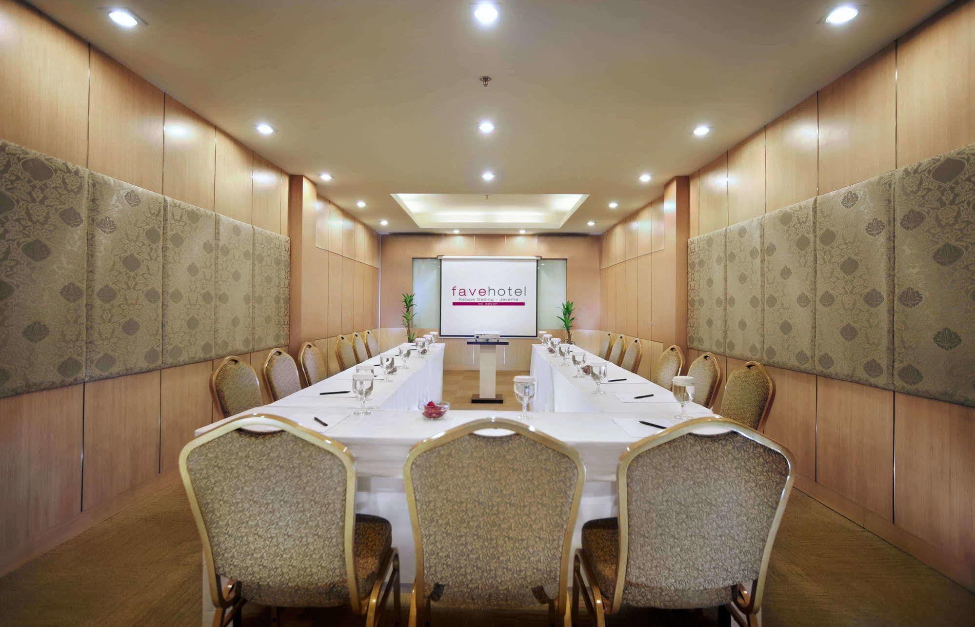 Favehotel Kelapa Gading Jakarta Exterior photo